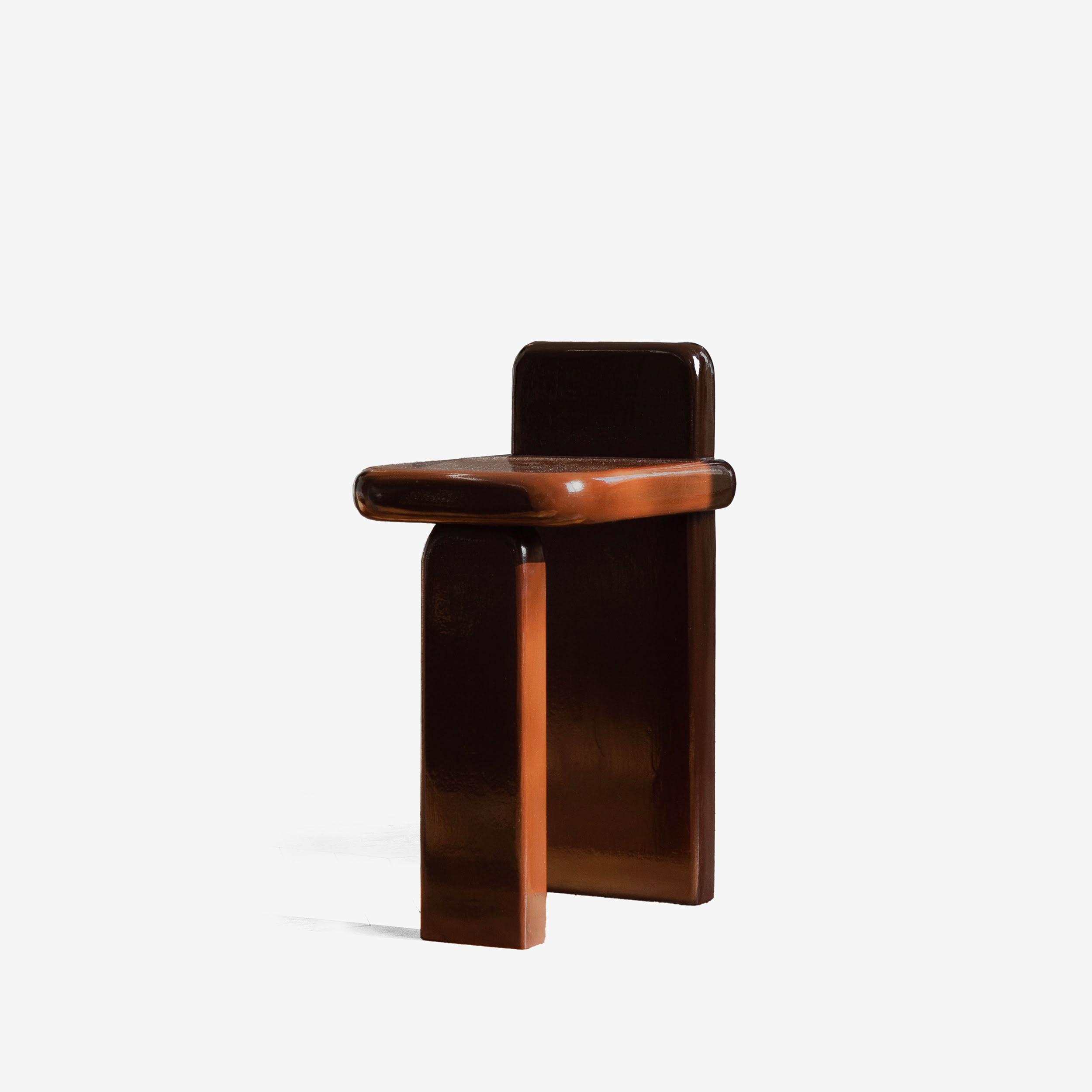 Lacquered Stool – Leibal