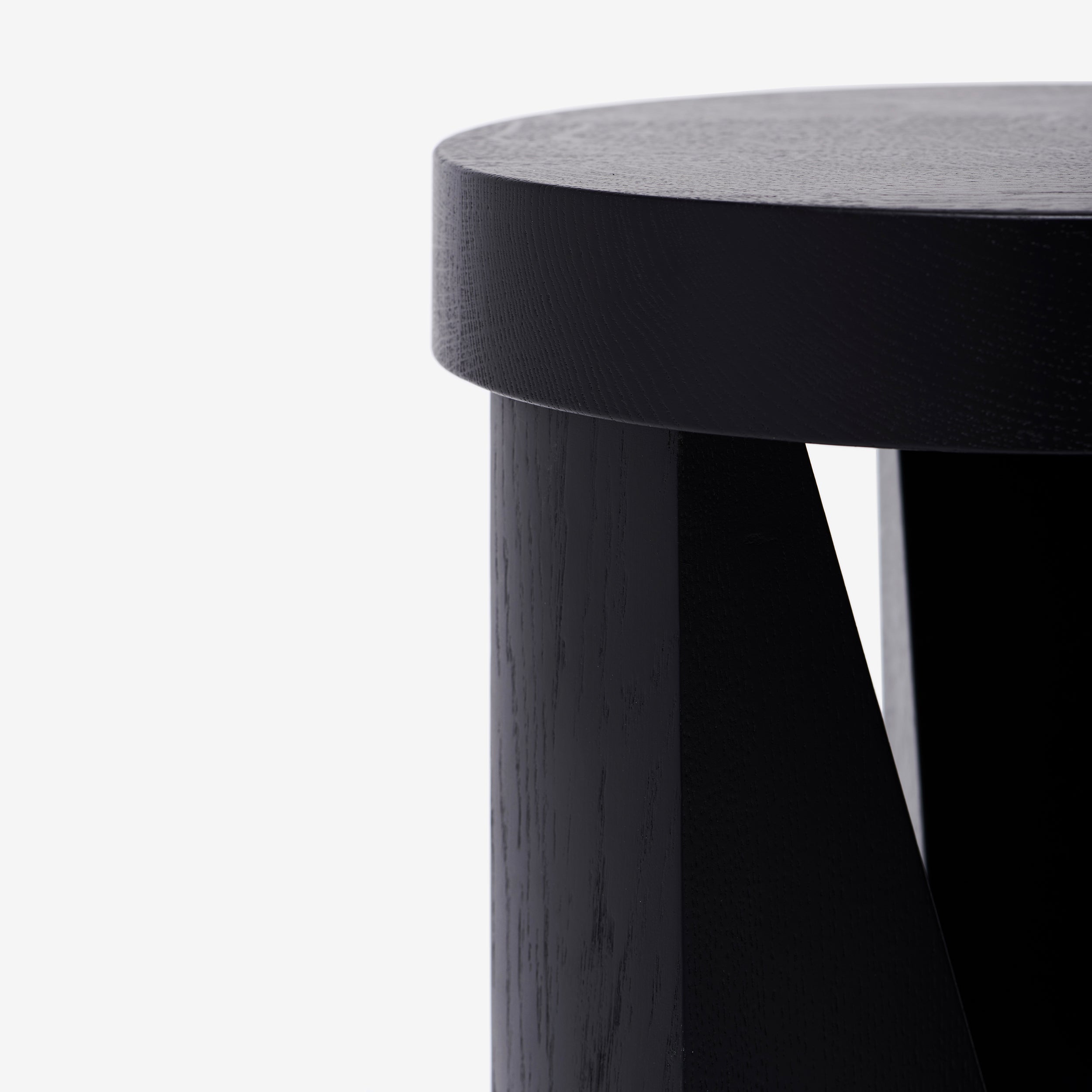 サイドテーブル・ナイトテーブル・ローテーブル Konstantin Grcic MATTIAZZI CUGINO Cugino – Leibal